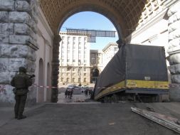 A truck with bricks overturned on Lutheranskaya