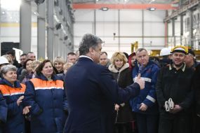 Petro Poroshenko at the factory