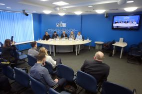 Участники пресс-конференции