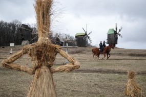 Scarecrow is winter