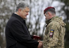 Petro Poroshenko handed the serviceman a state award