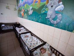 Малюки в ліжках