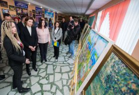 Marina Poroshenko visited the exhibition of paintings