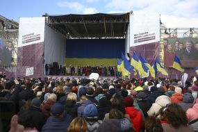 Petro Poroshenko meeting with voters