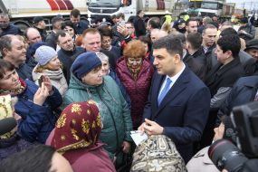 Volodymyr Groysman communicates with people