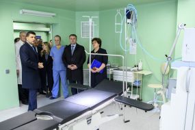 Volodymyr Groisman at the Lviv regional perinatal center