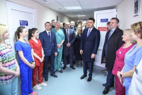 Volodymyr Groisman at the Lviv regional perinatal center