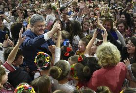 Petro Poroshenko during a prayer for peace