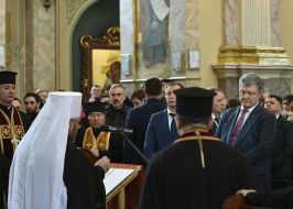 Petro Poroshenko during a prayer for peace