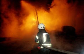 Пожар на автомобильной стоянке в Кропивницком