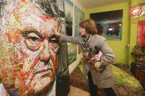 Portrait of Petro Poroshenko from Roshen candy wrappers and shells