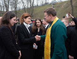 Marina Poroshenko, with her daughters Eugenia and Alexandra