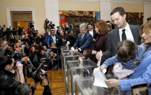 Petro Poroshenko voted in the presidential elections in Ukraine