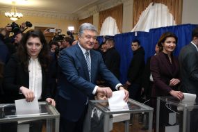 Petro Poroshenko voted in the presidential elections in Ukraine