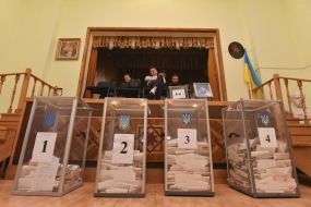 Bulletins in ballot boxes