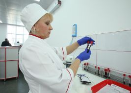 Laboratory conducts control of donor blood