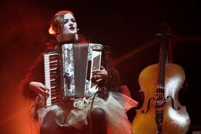 Фрик-кабаре Dakh Daughters Band