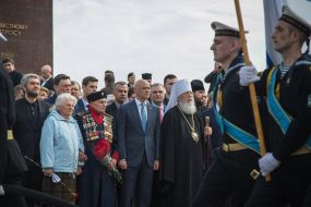Participants of the 75th anniversary of the liberation of Odessa from fascist invaders