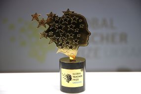 Statue of the winner of the Global Teacher Prize Ukraine