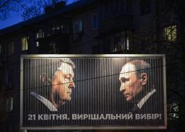 Billboard with the image of Petro Poroshenko and Vladimir Putin