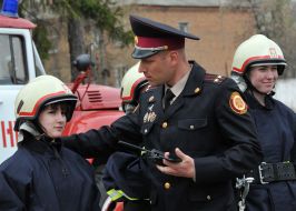 Девушки-курсантки