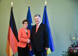 Annegreth Cramp-Carrenbauer and Petro Poroshenko