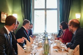 Petro Poroshenko and representatives of the Union 90 / Green