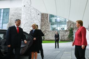 Petro Poroshenko and Angela Merkel