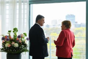 Petro Poroshenko and Angela Merkel