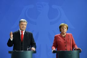 Petro Poroshenko and Angela Merkel