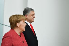 Petro Poroshenko and Angela Merkel
