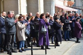 People made an ovation for Peter Benyuk