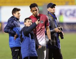 Ball boy makes selfie with pedro