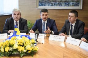 Yuriy Mushko, Volodymyr Groisman and Vyacheslav Kyrylenko