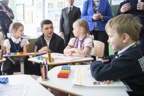 Volodymyr Groysman visited Mariupol secondary school № 26