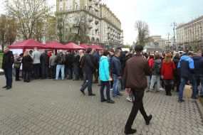 The queue for tickets for debates on Khreshchatyk
