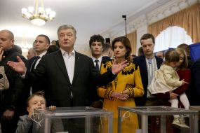 Petro Poroshenko with his family
