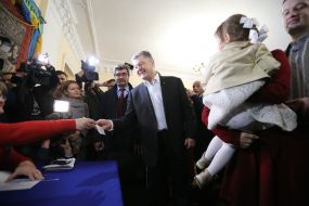 Petro Poroshenko at the polling station