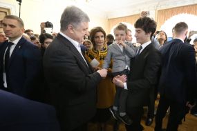 Petro Poroshenko with his family