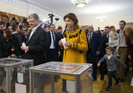 Petro Poroshenko with his family