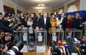 Petro Poroshenko with his family