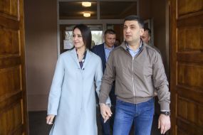 Vladimir Groisman with his wife Elena