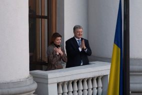 Петр Порошенко с супругой Мариной на балконе в АП