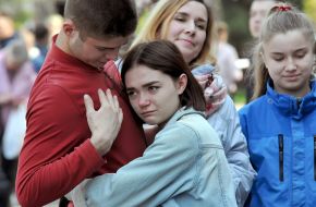 The girl farewell to the boy-recruiter