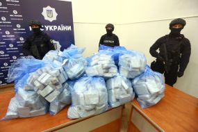 Packages of more than 300 kilograms of heroin