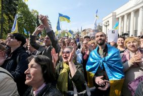 Meeting at Parliament demanding to take the language law