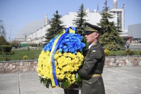 Guard of honor during the laying of flowers