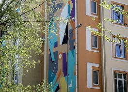 Мурал на стенах школы