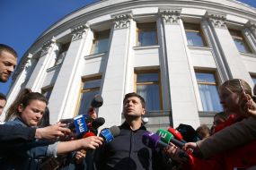 Владимир Зеленский отвечает на вопросы журналистов
