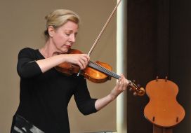 Элизабет Питкэрн и "Красная скрипка" Страдивари